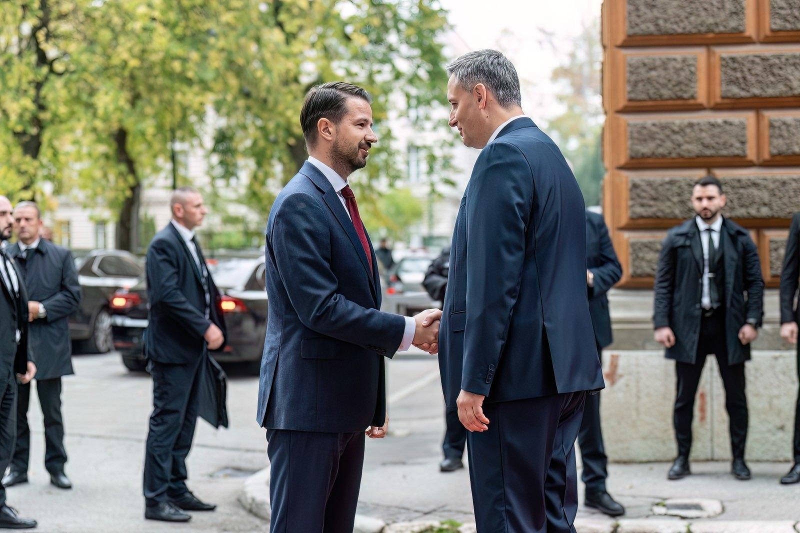Milatović doputovao u Sarajevo, dočekali ga članovi Predsjedništva BiH