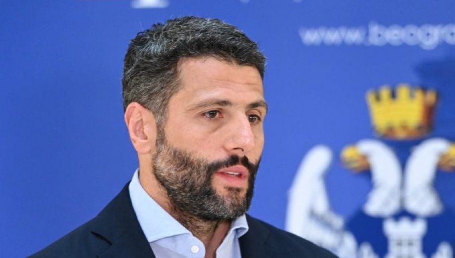Šapić: Svi natpisi na Glavnoj autobuskoj stanici, kao i sve table i nazivi ulica u gradu biće ispisani na ćirilici i engleskom jeziku