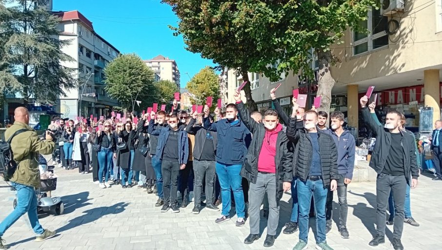 Kosovska Mitrovica: Studenti ustali protiv Kurtijeve represije
