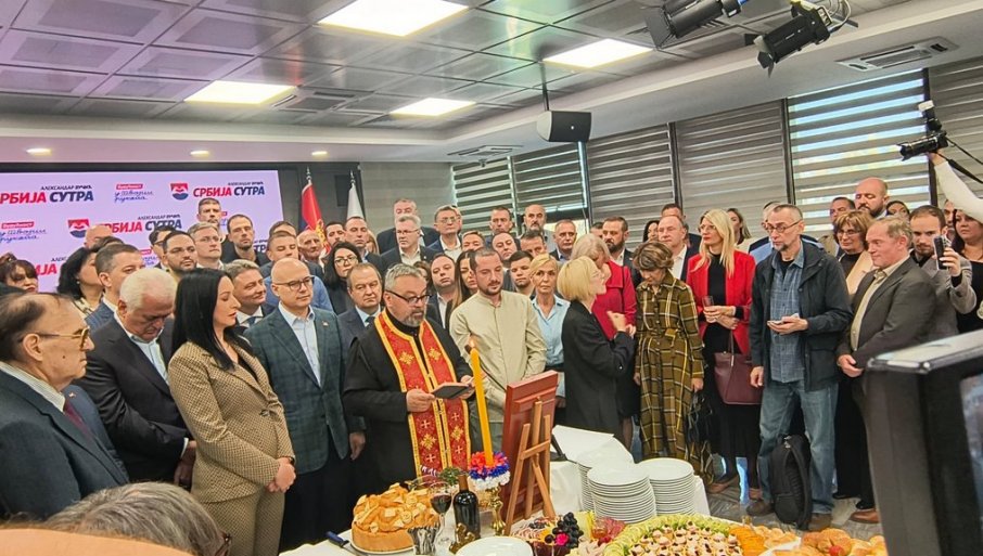 SNS proslavlja slavu stranke