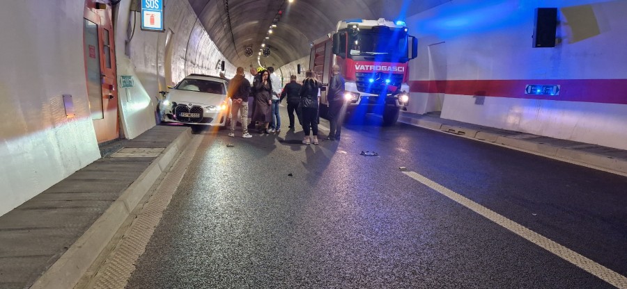 Saobraćajna nezgoda na autoputu: Slupan MUP-ov presretač