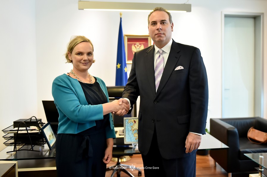 Ivanović sa Biling: Unaprijediti saradnju sa UK na polju ekonomije