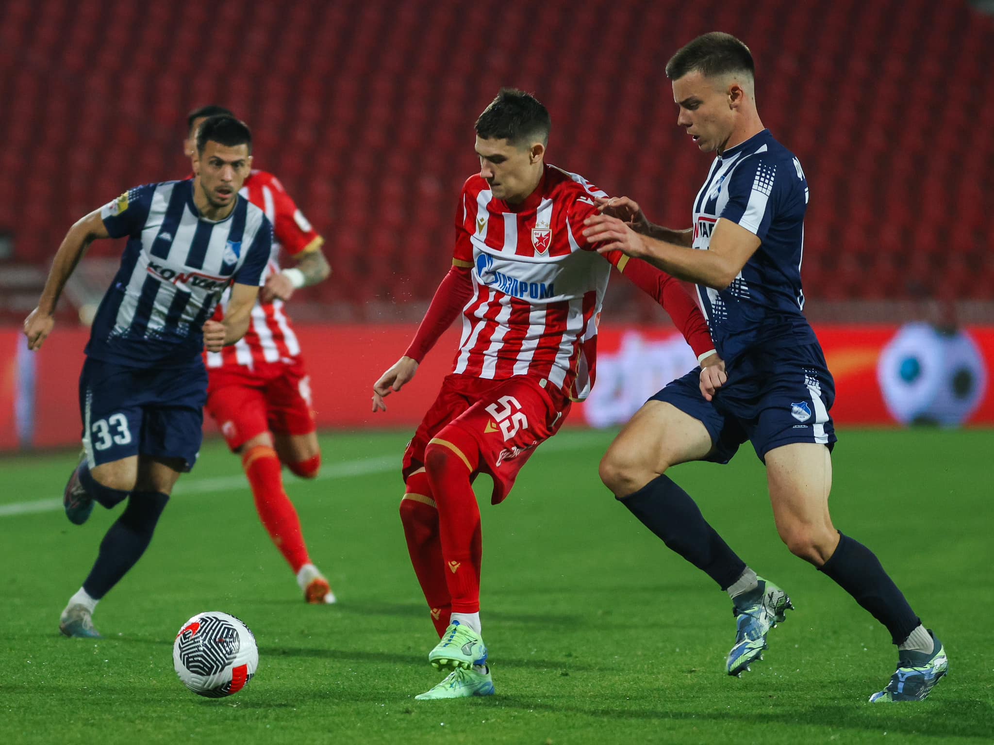 Zvezda kao „gost“ na svom stadionu dala sedam golova