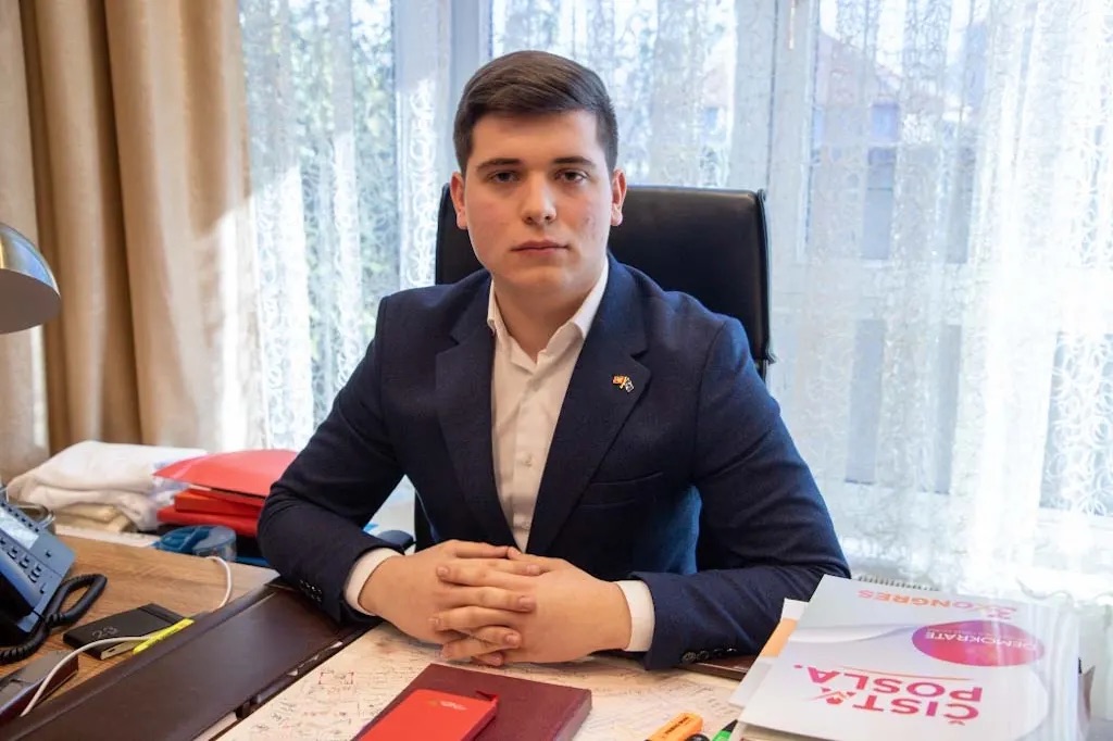 Šljivančanin: Vječita opozicija sada tone u vrtlogu duboke političke depresije