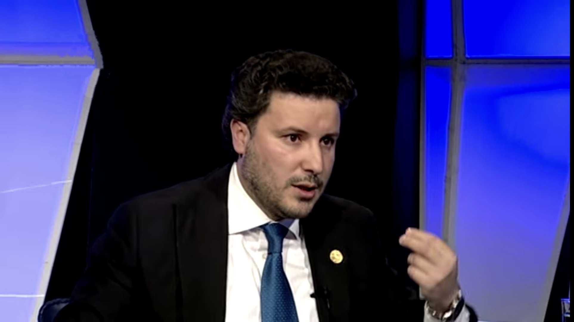 Kada je Dritan najavljivao kokice i veliko finale spremao nas je na brak URE i Mila Đukanovića