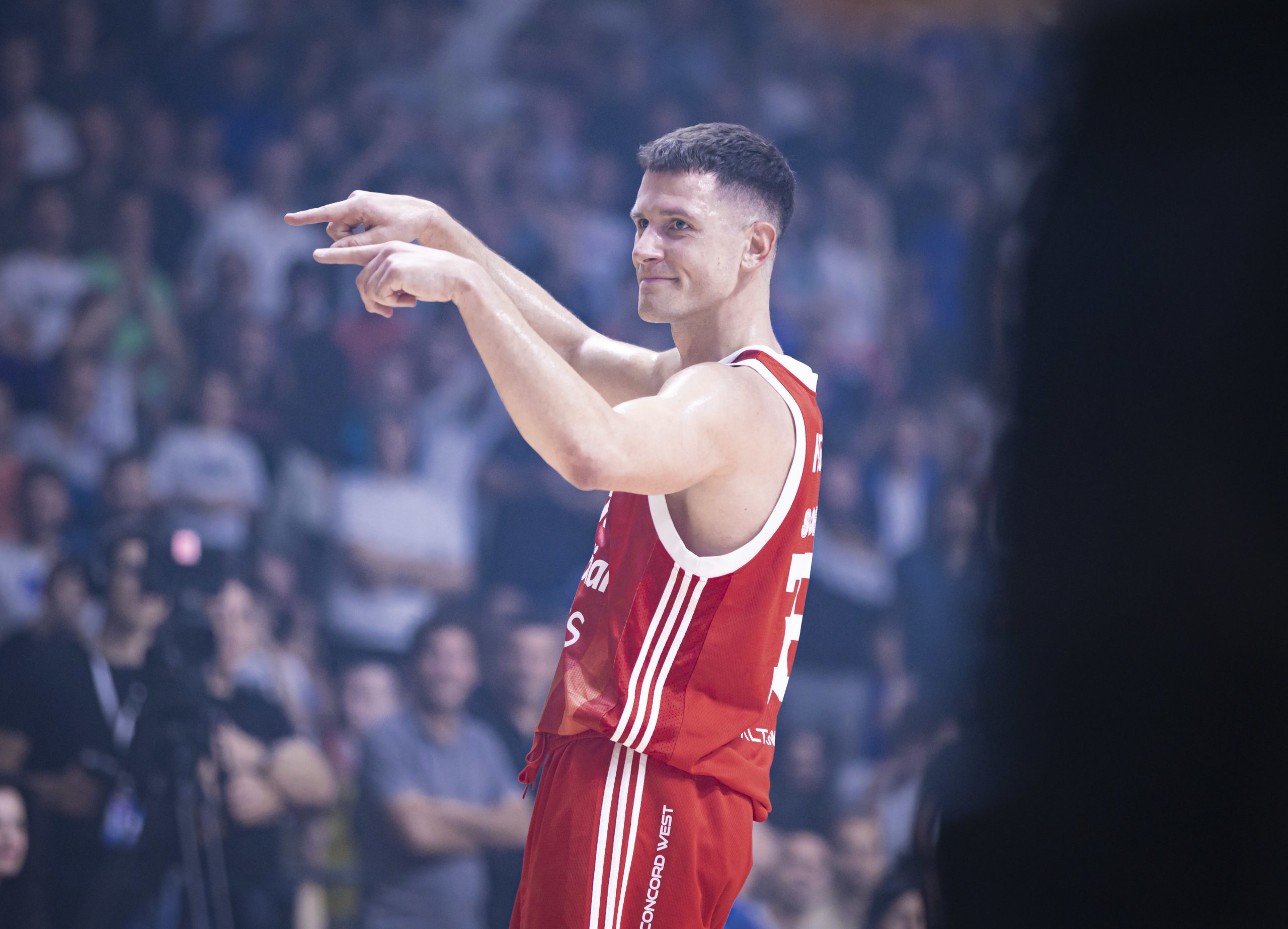 Nedović utišao „Moraču“: Zvezda slavila u derbiju