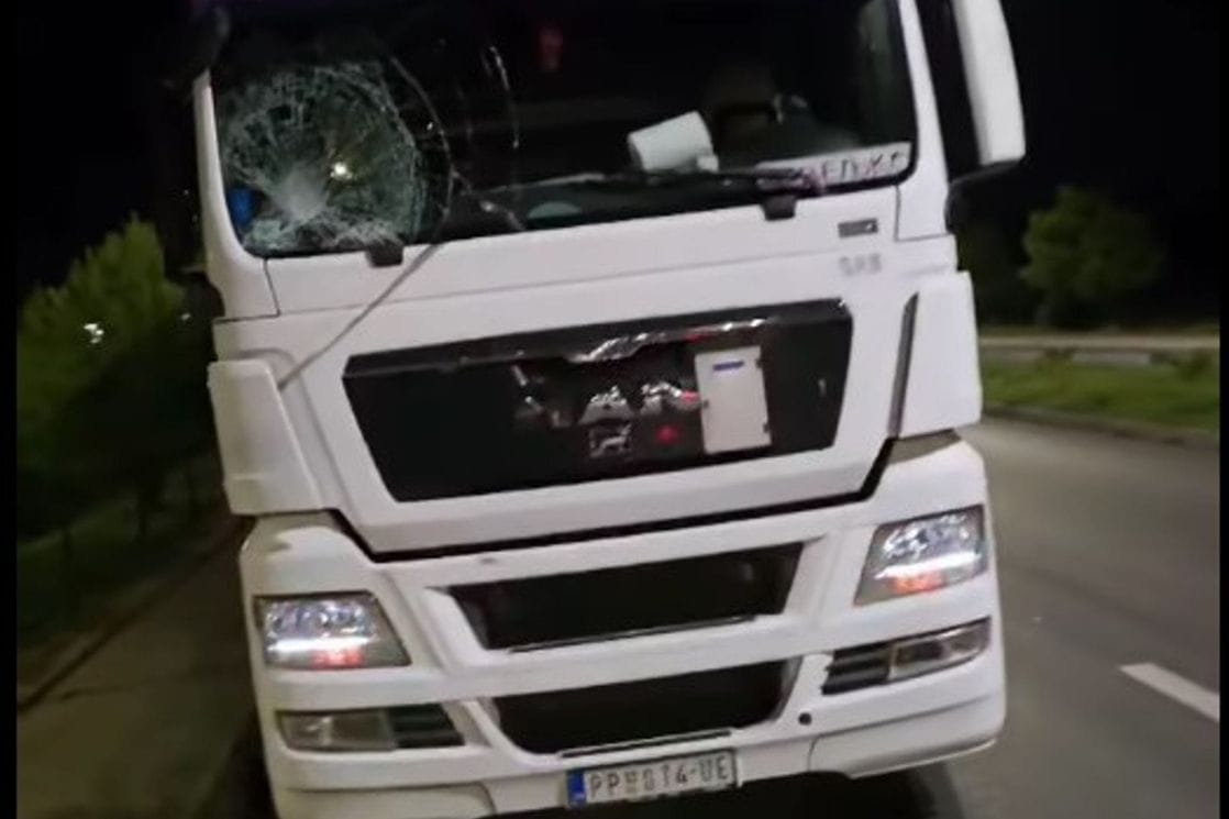 Podgorica: Kamenovan autobus prijepoljskih tablica