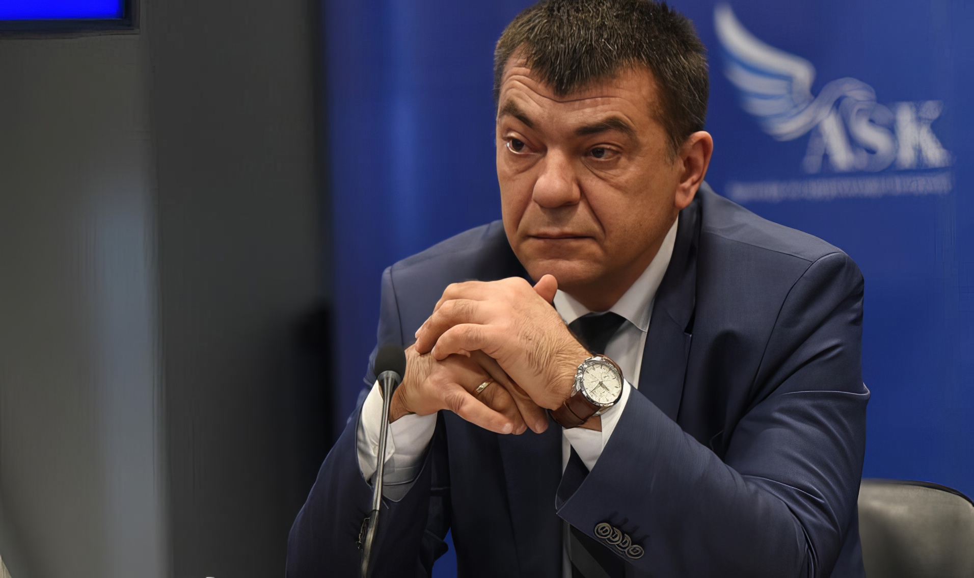 Nastavlja se stara praksa: Vlada zacementirala DPS-ovog vojnika na poziciji pomoćnika direktora UIKS-a