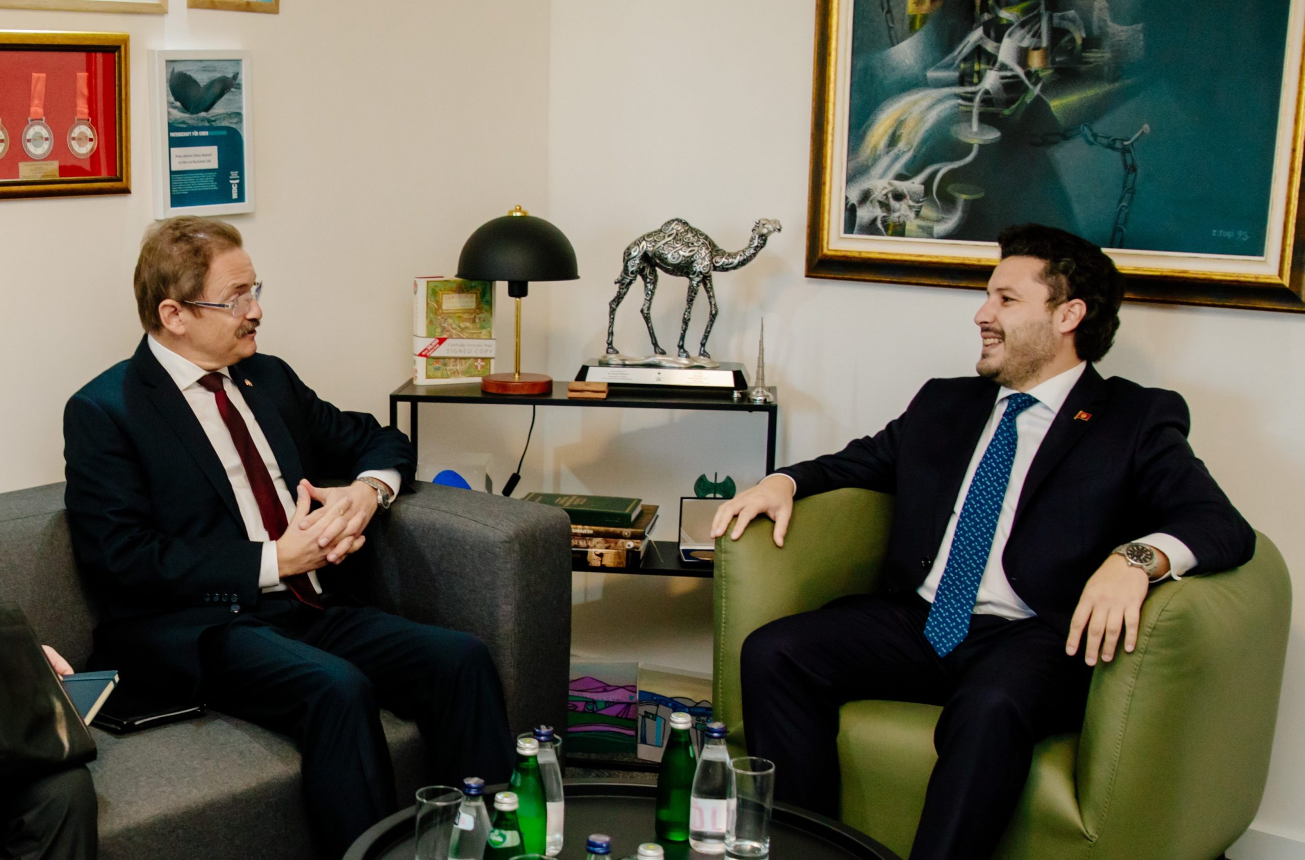 Abazović sa ambasadorom Njemačke: Vladavina prava nije u fokusu kao za vrijeme 43. Vlade