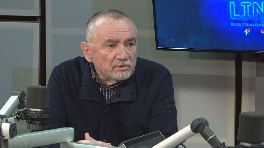 Svako li je profesor u Crnoj Gori: Radulović uličarski napao Vučića na Javnom servisu; Skandalozno i neprofesionalno ponašanje novinara! (VIDEO)