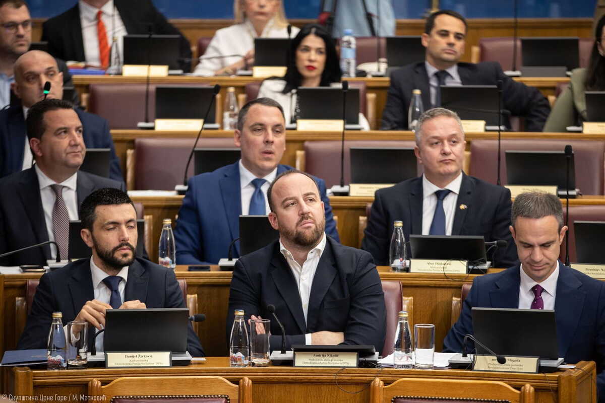 DPS sa satelitima pokušava da skrene pažnju javnosti sa krucijalnih pitanja i uvuče parlamentarnu većinu u raspravu i podjele