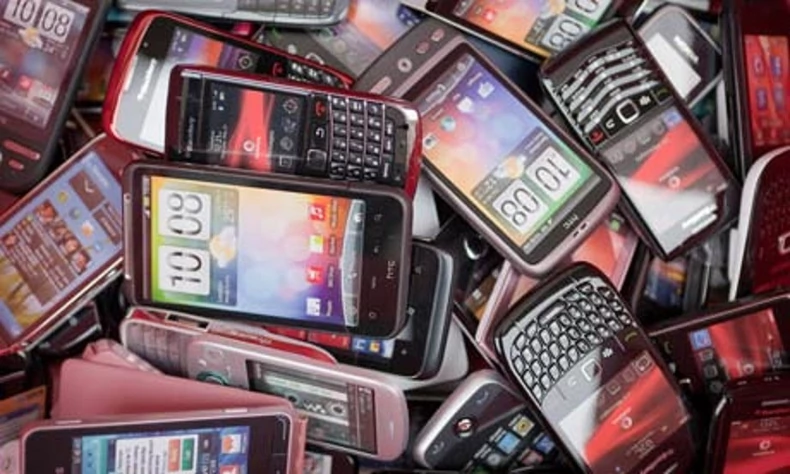 Maloljetnici krali po Podgorici: Policija ih zatekla u prodavnici mobilnih telefona, 24 spremili za ponijeti