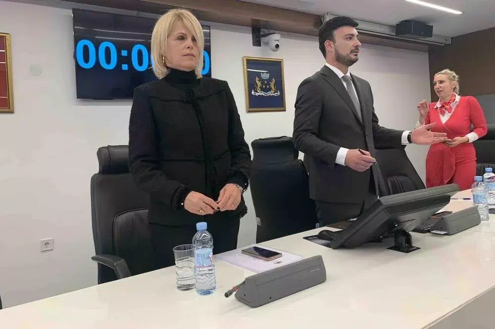 Dokić nema na listi, nije bila sa Jovanovićem ni na predaji OIK-u