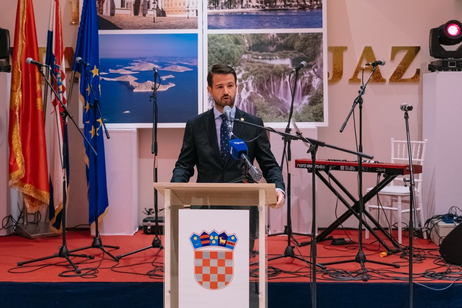 Veleposlanik Milatović ugrožava čelnu poziciju Danijela Živkovića u DPS-u: Stao u odbranu crnogorskih Sorošoida; Ne može da prežali „pogoršanje“ odnosa sa Hrvatskom