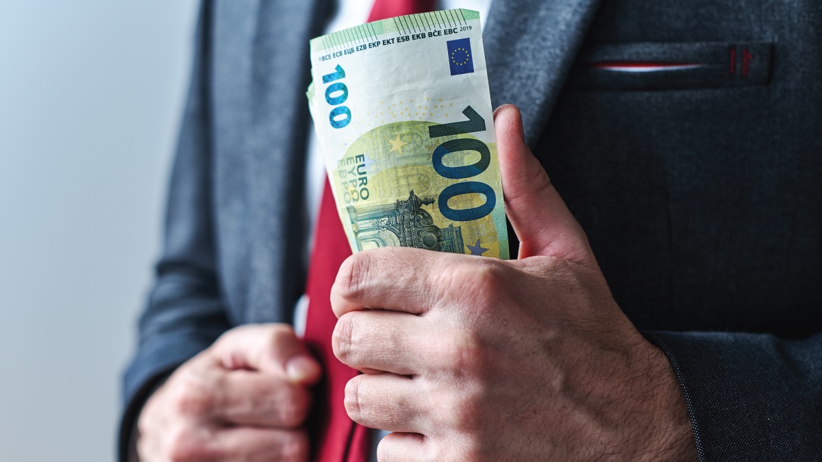 POKLON ZA SVE PUNOLJETNE GRAĐANE CRNE GORE: Prijavite se na OVOM LINKU i preuzmite 100€ – potpuno besplatno!