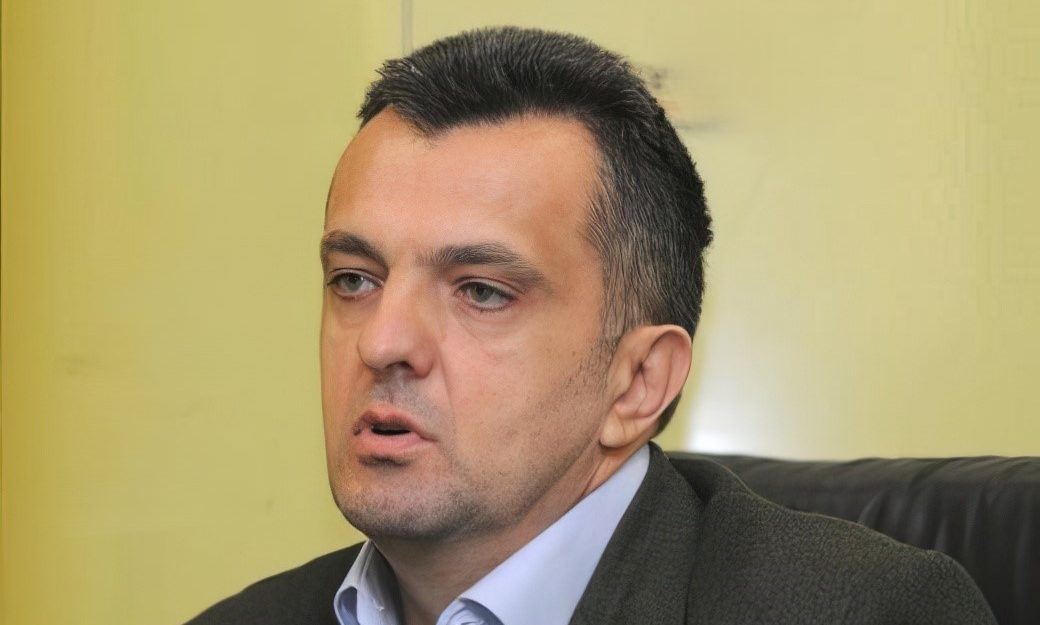 Ivanović postao gori od DPS-a, hoće da zabranjuje stranke