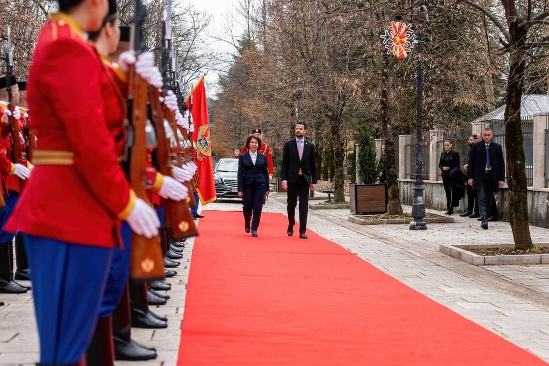 Predsjednica Sjeverne Makedonija stigla u Crnu Goru: Milatović je dočekao na Cetinju