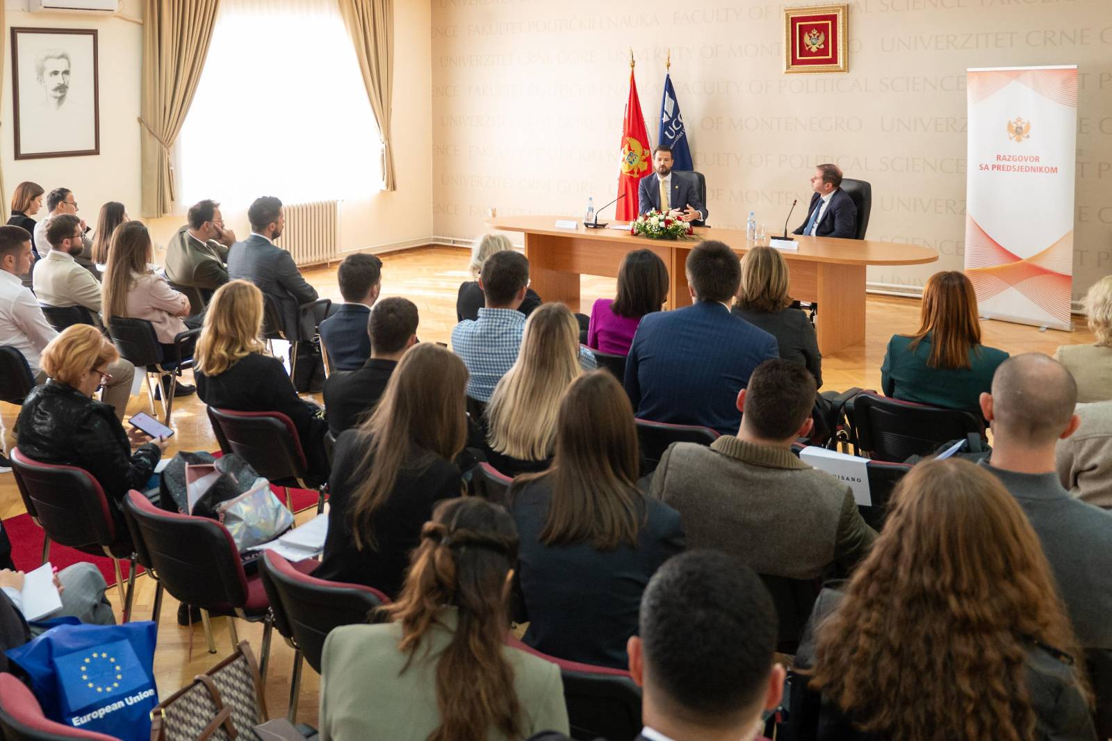 Izgubio kontakt sa stvarnošću: Milatović prosipa maglu studentima, drugofamilijaški „treći put“ nema prolaznost u Crnoj Gori