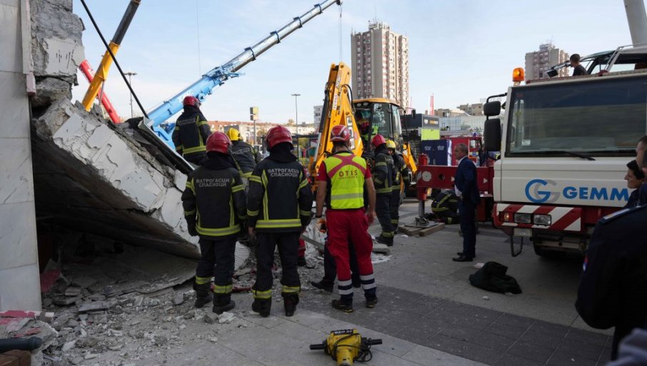 Novi Sad zavijen u crno: U padu nadstrešnice na željezničkoj stanici stradalo 14 osoba (VIDEO)