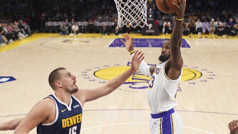 Prvi duel još od Olimpijskih igara: Jokić očitao lekciju Lebronu i Dejvisu
