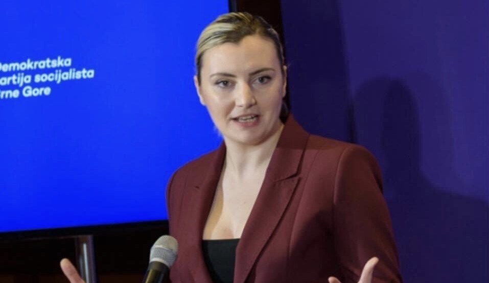 Lola: Poslaničku platu ću ubuduće donirati u dobrotvorne svrhe