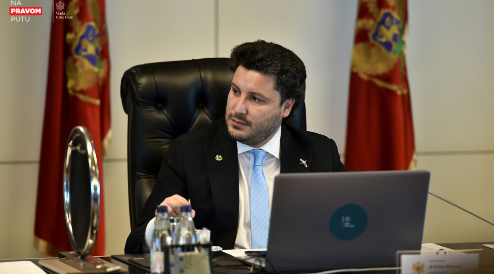 Abazović tvrdi: Dvojno državljanstvo put ka nestanku Crne Gore, promjena Ustava nije posao za ljude poput Mandića, Spajića i Bečića