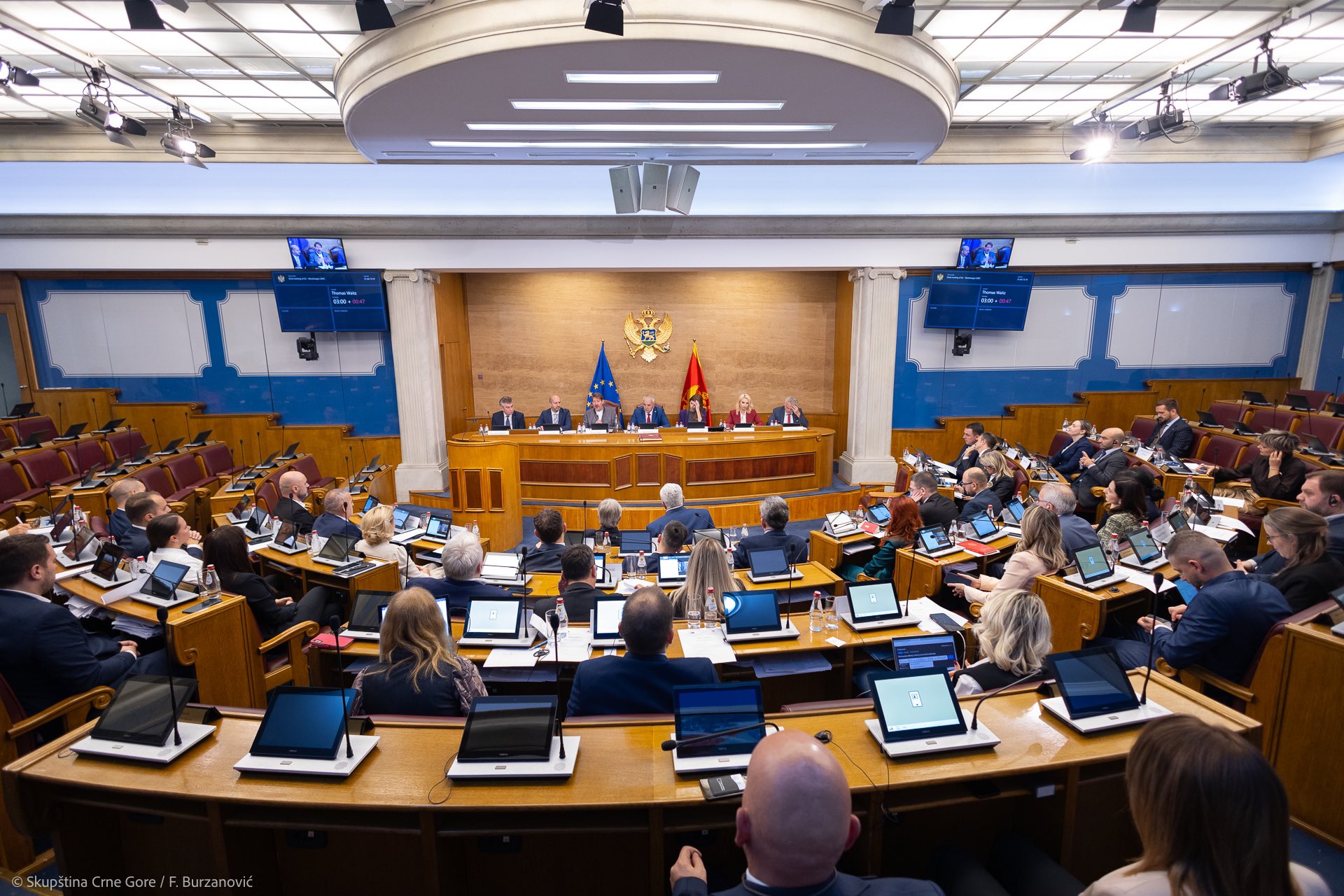 12. novembra pred poslanicima predlog o otvaranju Parlamentarne istrage: Anketni odbor da ispita politička ubistva i „crne trojke“