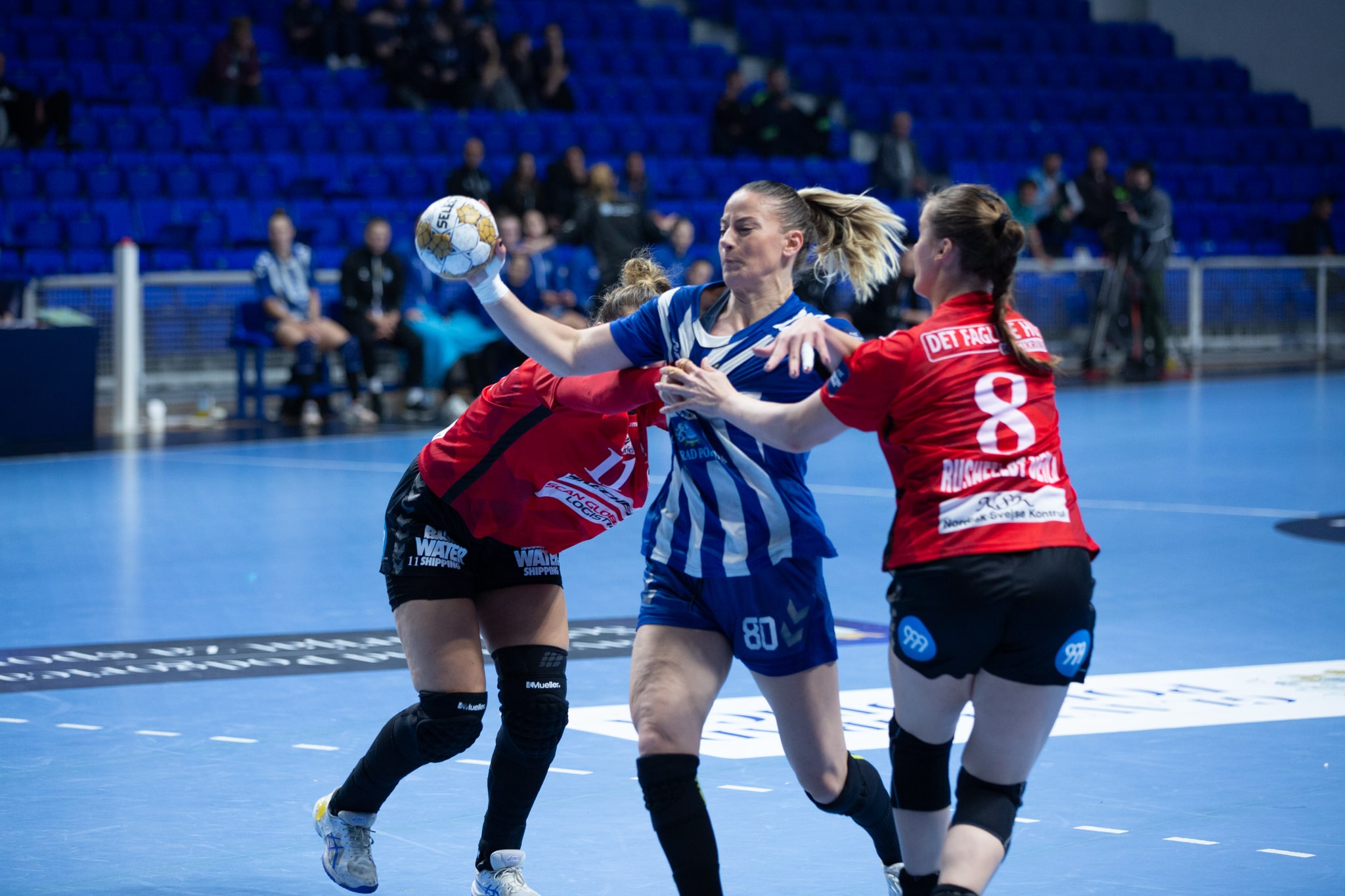 „Plave“ u finišu do podnošljivih „minus 4“ protiv Esbjerga