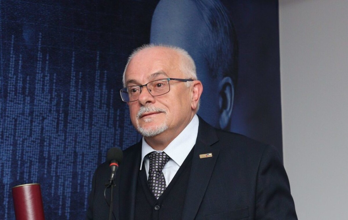 UGRIZ BEZUBE ZMIJE