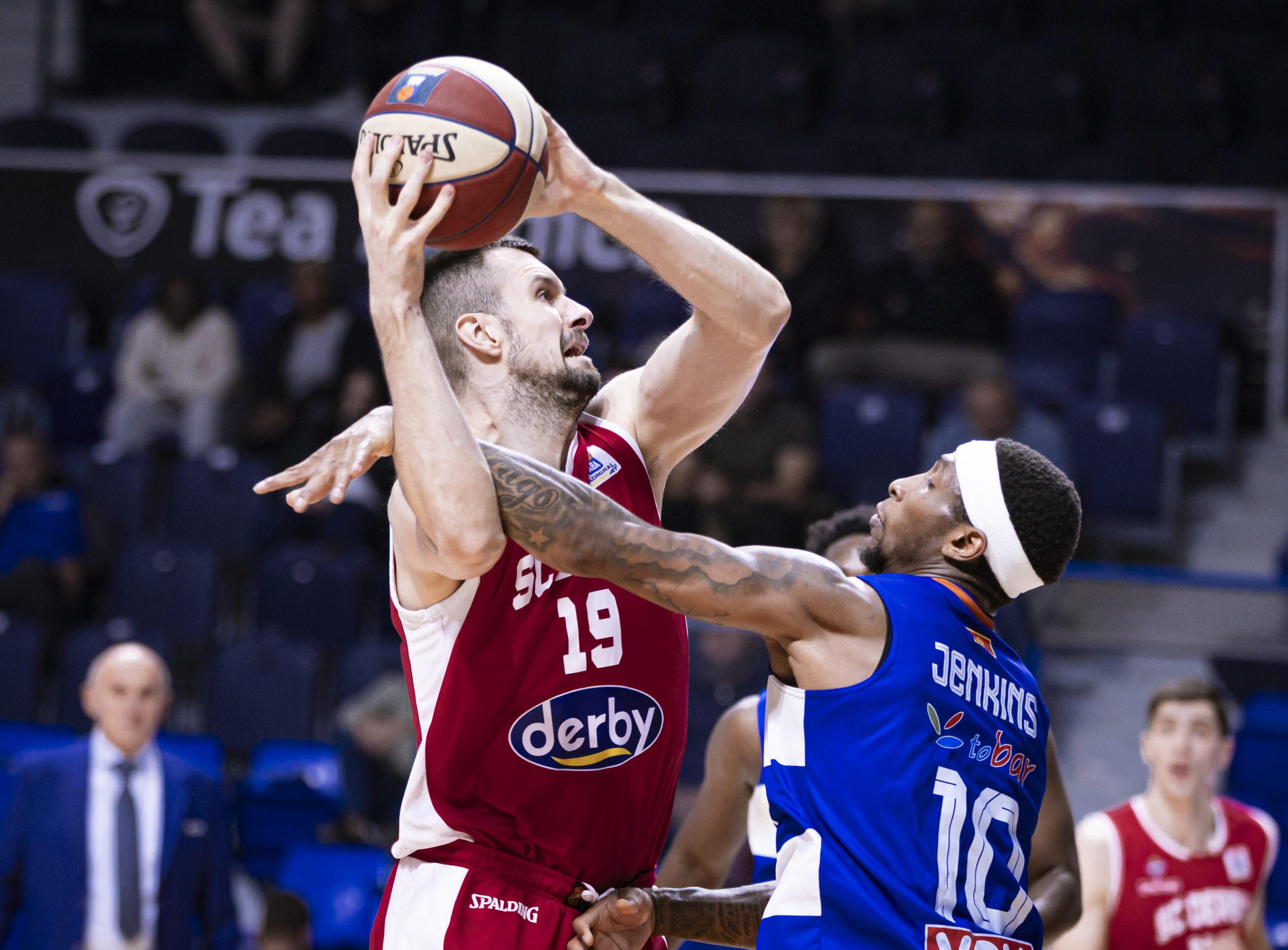 Studentima crnogorski derbi