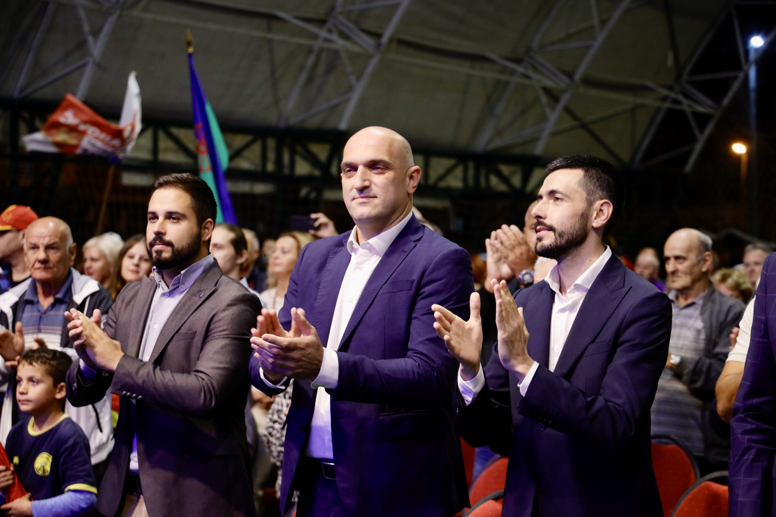 “Dobri moji, ništa ovo ne valja”: DPS slavio pobjedu, a sad za sto može samo opoziciju da skupi, vlast je daleko!
