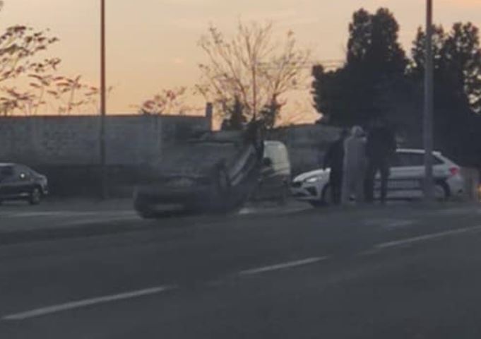 Nezgoda u Podgorici, automobil završio na krovu
