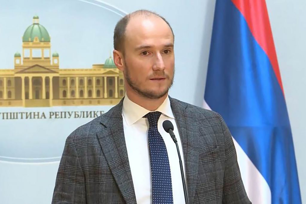 Skandalozno: Nekadašnji Đilasov saborac i saradnik prvofamilijaških medija opsovao patrijarha Porfirija