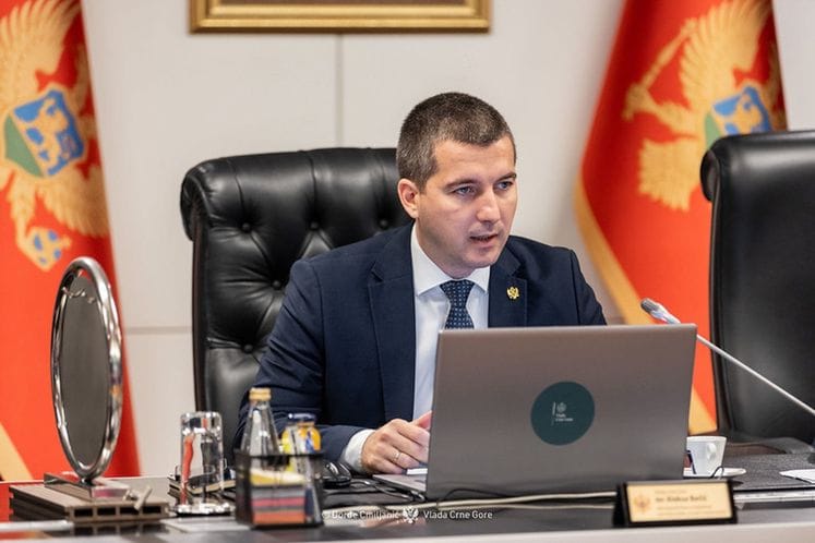 DPS napustio sjednicu; Bečić: Izmjenama ZKP-a predviđeno da lice ostaje u pritvoru do pet godina prije izricanja presude