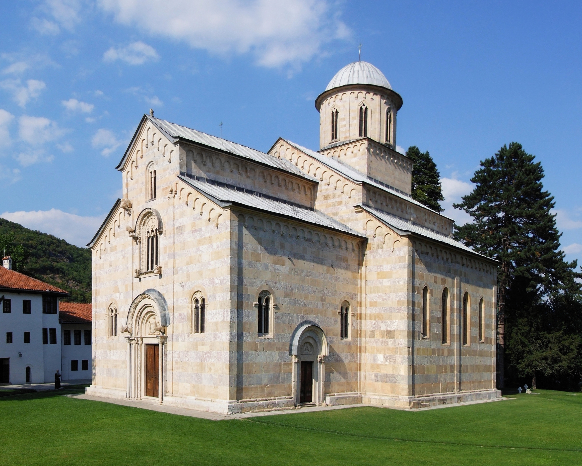 Sjutra se u Parizu u sjedištu Uneska otvara izložba posvećena Dečanima, Gračanici, Pećkoj patrijaršiji i Bogorodici Ljeviškoj