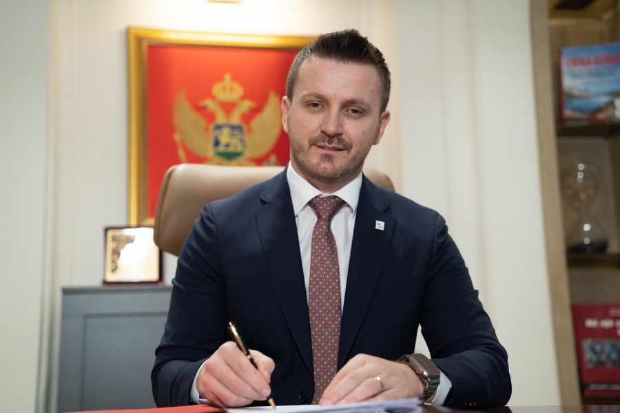 Dukaj tvrdi da se Mandić ruga javnosti: Kosovo* je ono što po međunarodnim pravilima, i sopstvenom Ustavu, jeste