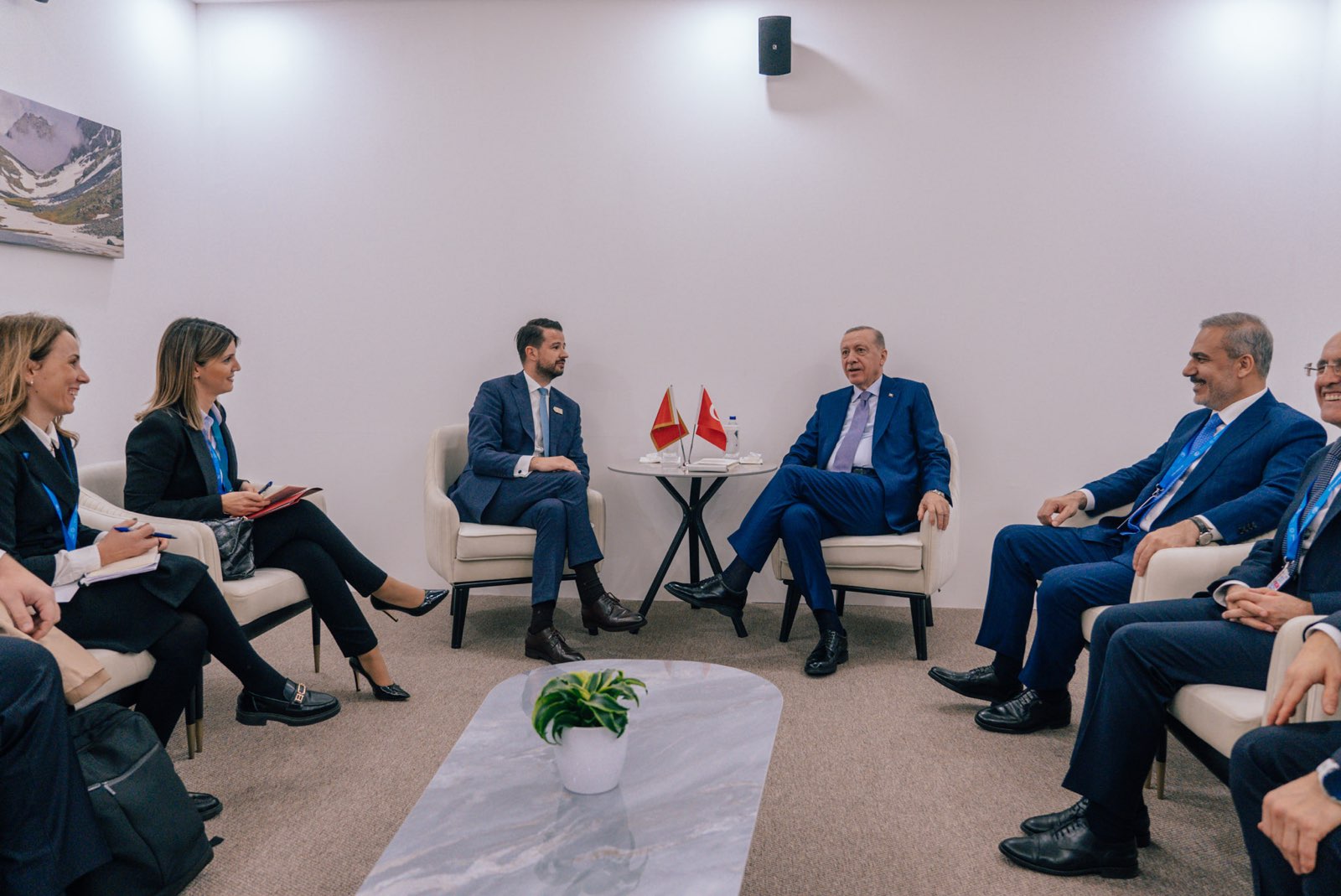 Milatović sa Erdoganom u Bakuu: Crna Gora doprinosi miru na Balkanu i predstavlja model stabilnosti i prosperiteta
