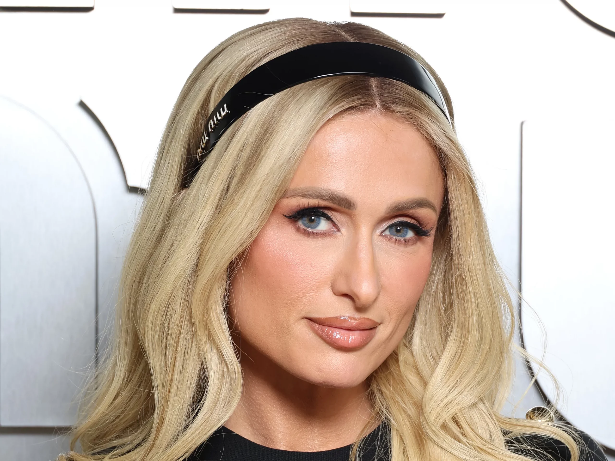 paris-hilton-black-hair-scaled-1