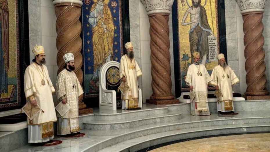 Patrijarh Porfirije služio liturgiju prevođenu na znakovni jezik za vjernike sa oštećenim sluhom