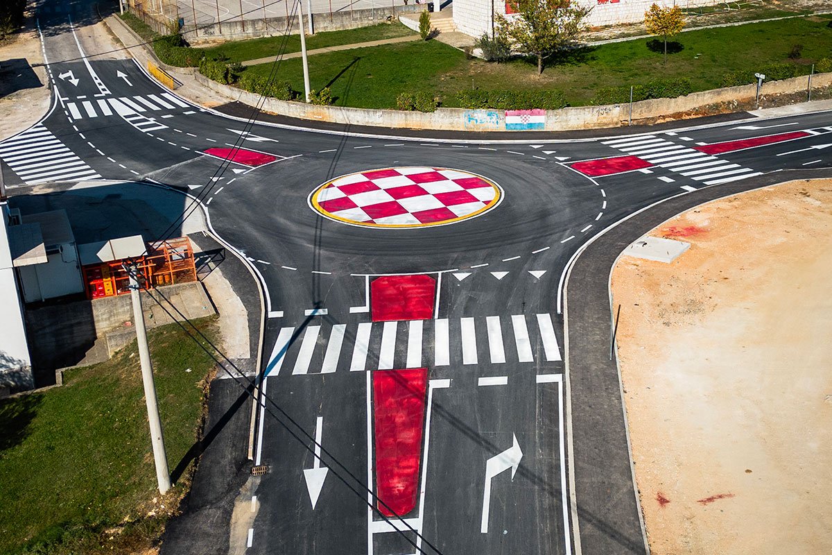 A na kružnom toku – šahovnica