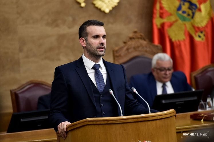 Spajić počinje konsultacije sa političkim partijama za Platformu “Barometar 26”