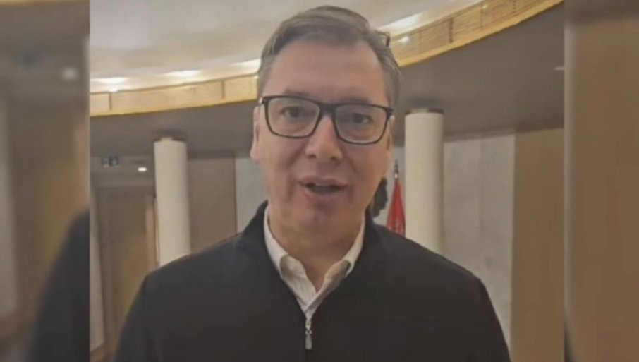 Vučić: Važno da se ujedinimo, pod jednom, najljepšom trobojkom crveno, plavo, bijelom na svijetu!