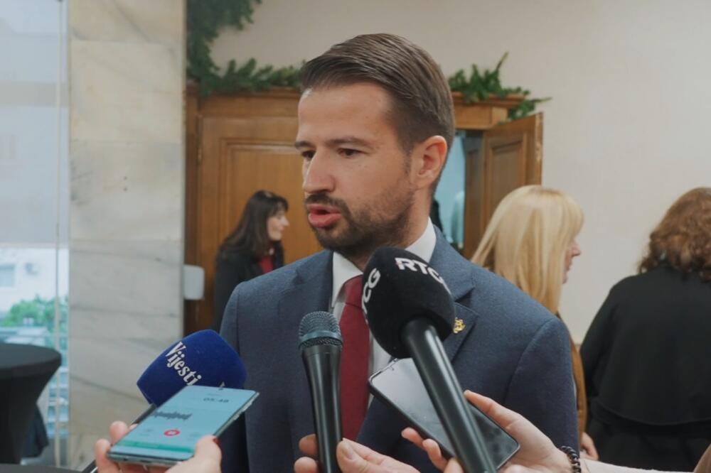 Pravna lakrdija u cetinjskom Osnovnom sudu: Ni posle godinu i tri mjeseca nije održano ročište osumnjičenima za napad na Milatovića