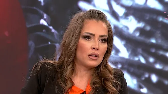 Hrkalović: Nasilnici sa podebelim dosijeom na protestima koriste simbol krvave šake koji simbolizuje Stop nasilju na ženama