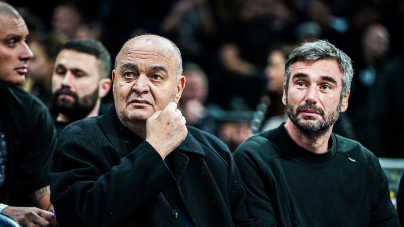Vujošević: Sramota je da ja moram da platim ulaznicu za Partizan; Mijailović: Ja sam ukinuo besplatne karte