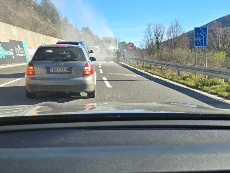 Brajići: Zapalio se autobus, nema povrijeđenih