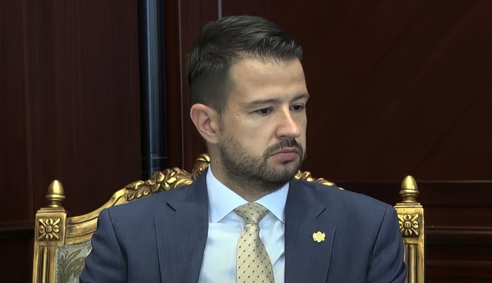 Crna Gora je opet dobila lažnog cara Šćepana Maloga.