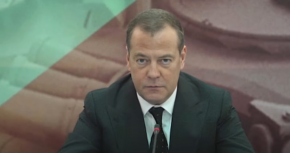 Medvedev-topaz-faceai-sharpen