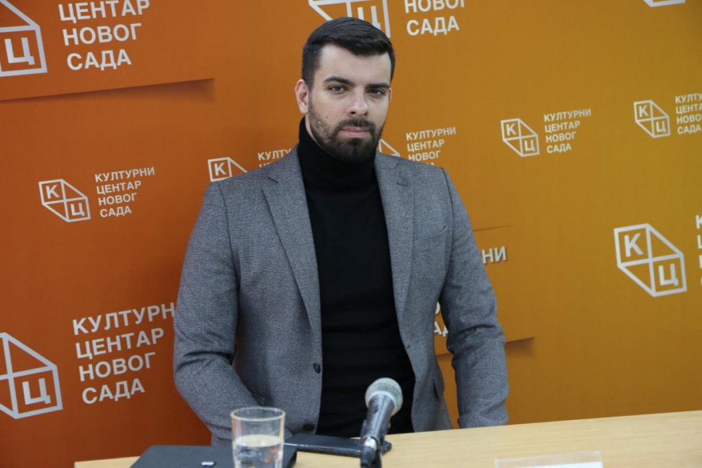Predavanje Mihajla Olujića na temu „Mitovi o Drugom svjetskom ratu – kako su bivši nacisti prekrajali istoriju” na Jutjub kanalu KCNS