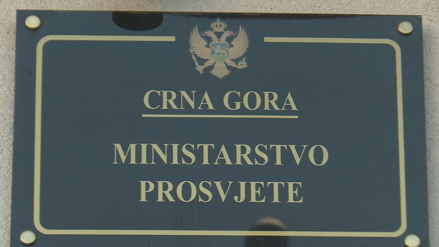 U Ministarstvu prosvjete odlučuju recidivi bivšeg režima; Iza razrješenja Biljane Vučurović i protesta nazovistudenata stoji ista partijska formcija